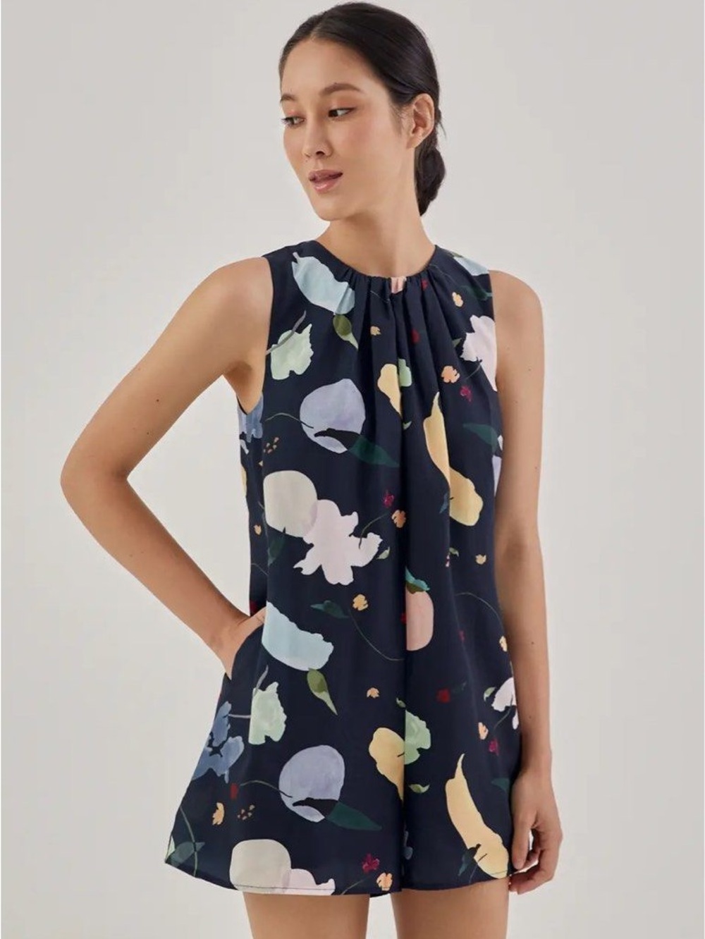 Love, Bonito Kiara Tie Back Romper Size 6